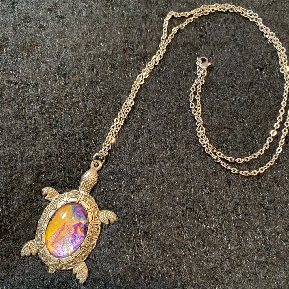 cabochon turtle necklace